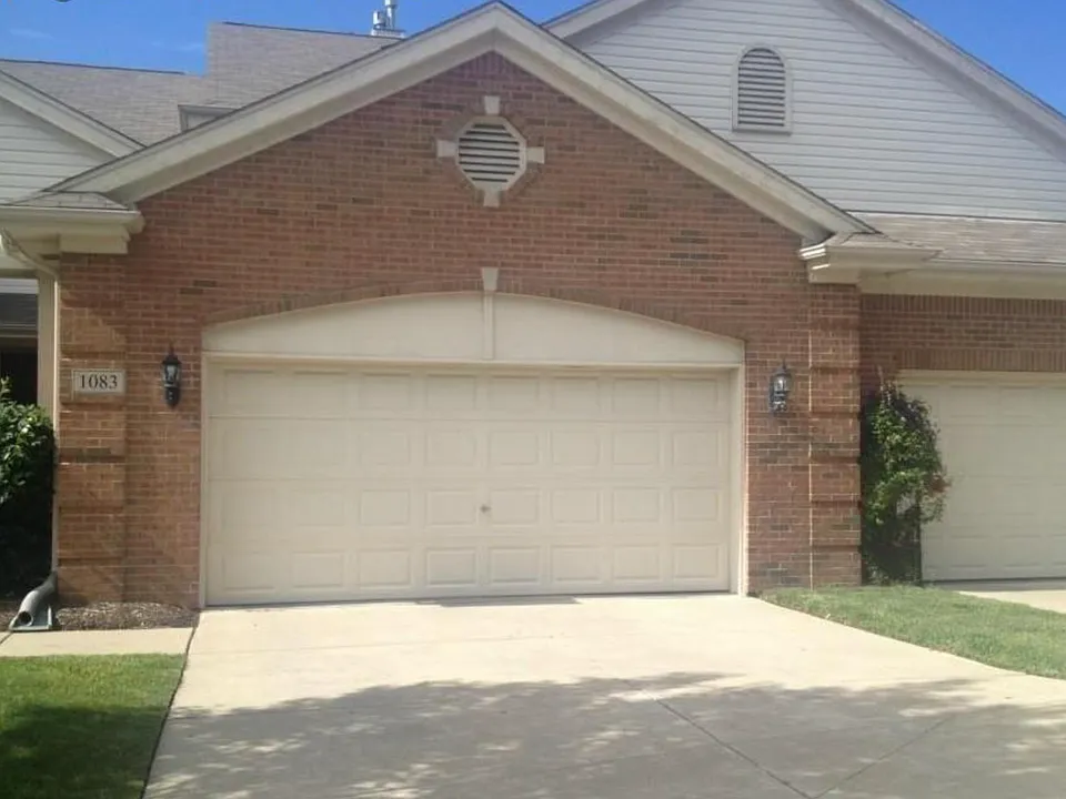 1083 Maya Ct