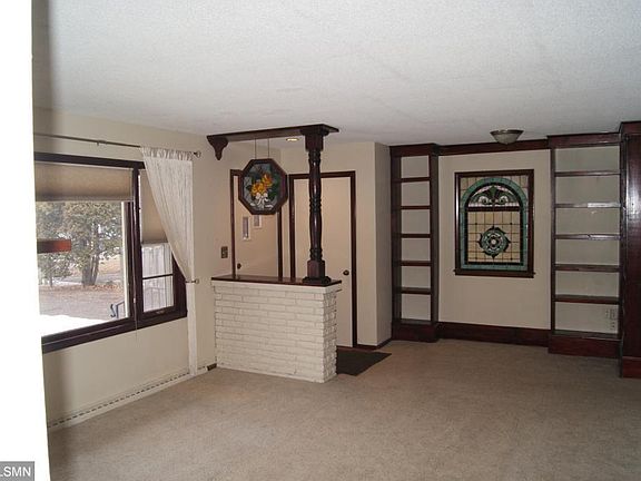 4th image of 1043 S Shore Dr