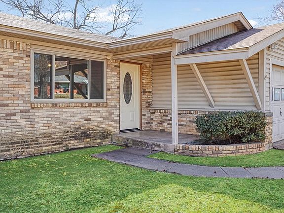 3rd image of 2922 Stafford Dr