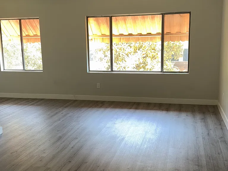 2915 Lowell Ave #8 — Photo 6