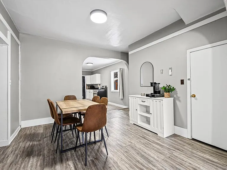 1241 Cedar St #1 — Photo 4