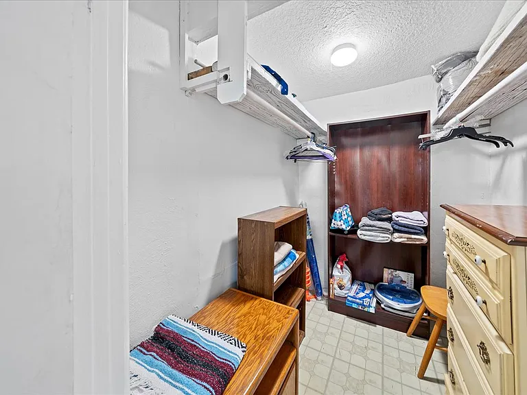 512 Madison Ave #A — Photo 6