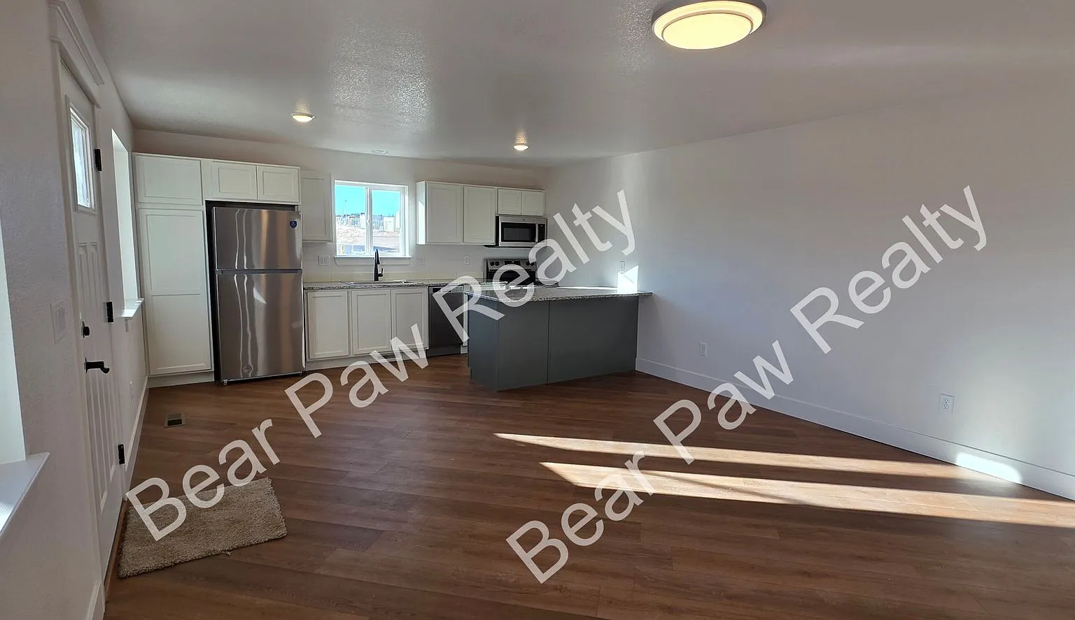 1026 Center Dr — Photo 4
