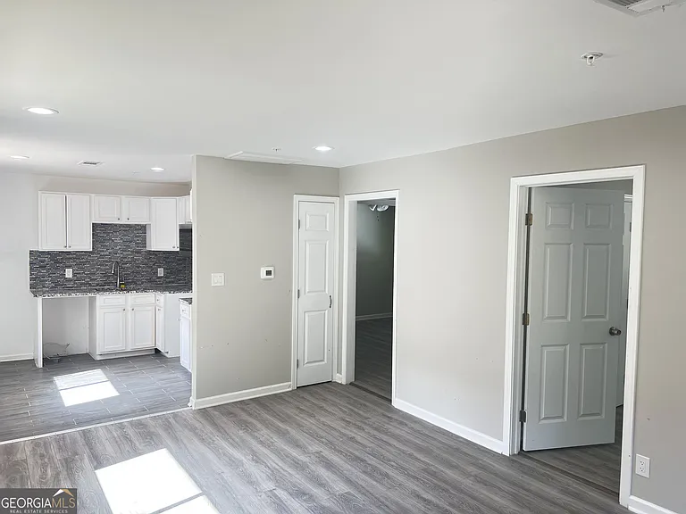 1255 Pine Ave #2 — Photo 4