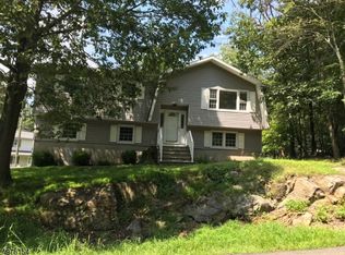 102 York Rd, Hopatcong, NJ 07843