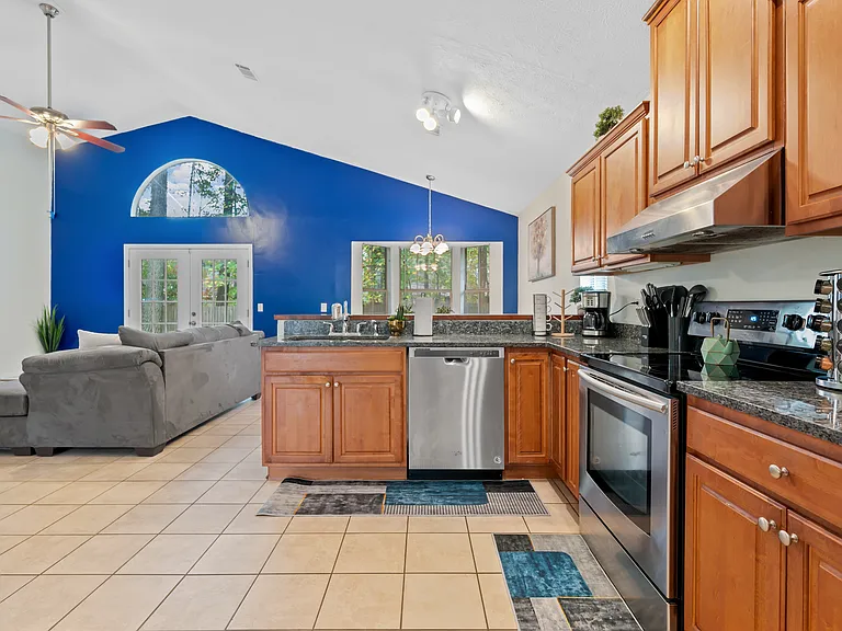 141 Bordeaux Ln — Photo 10