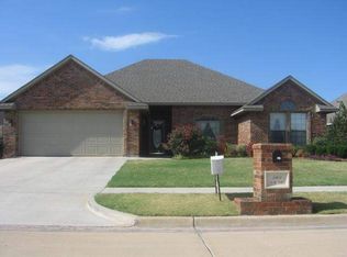 2203 SW 54th St, Lawton, OK 73505