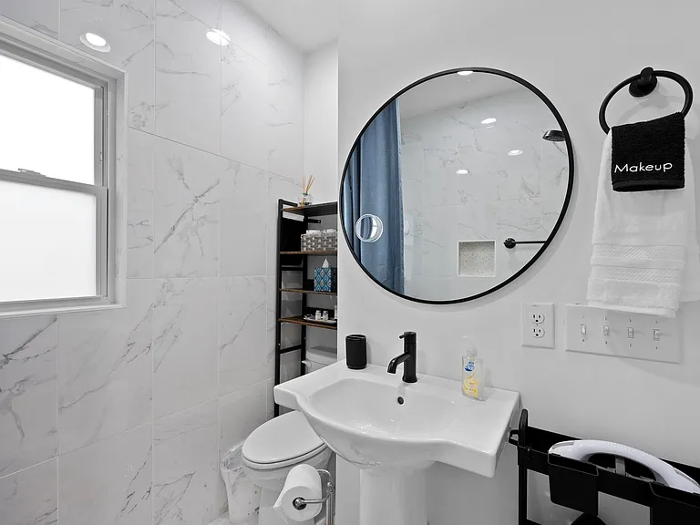39 Cedar St — Photo 24