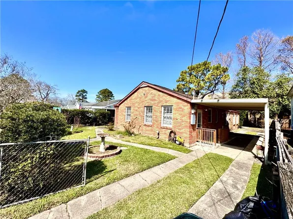 8409 Huntley Ln, Harahan, LA 70123