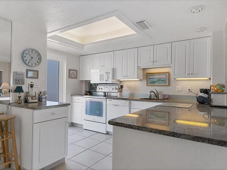 6154 Midnight Pass Rd #305 — Photo 5
