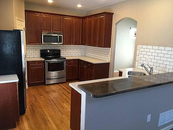 New Custom Granite/Quartz Countertops