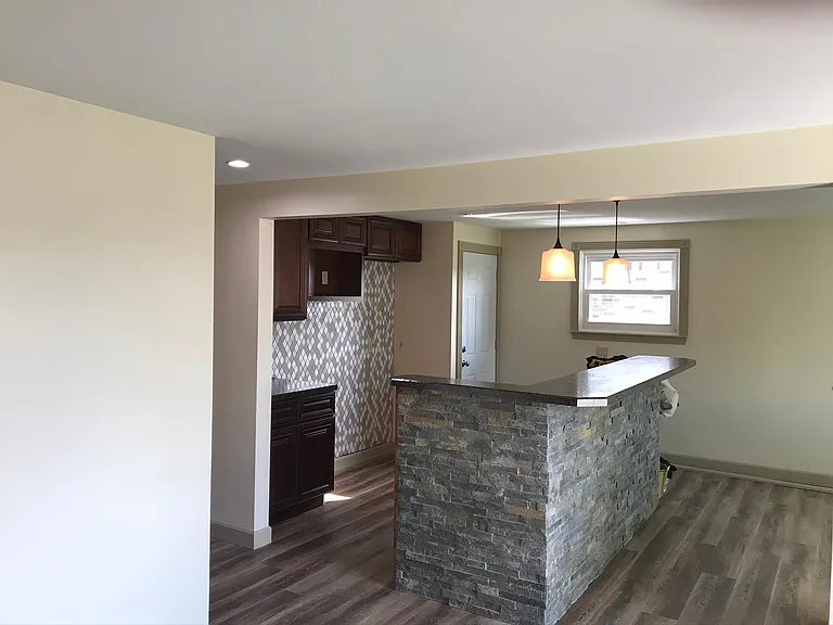 Highview Cir — Photo 1