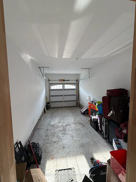 Brampton House for rent - 4 Bedrooms — photo 9