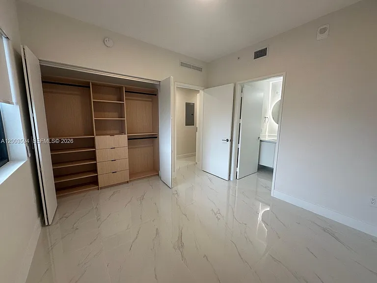 710 NE 29th St #206 — Photo 51