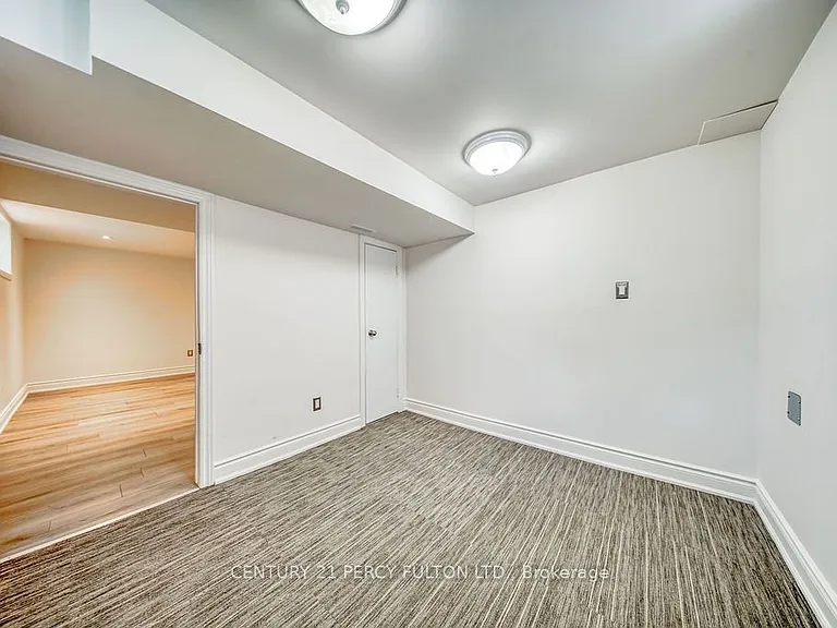36 Merryfield Dr — Photo 20