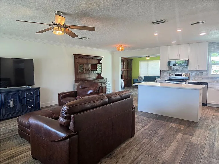 1435 Santa Clara Dr — Photo 5