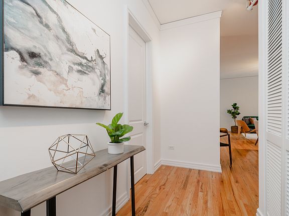 4th image of 170 W Polk St APT 1402