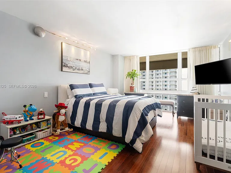 600 NE 36th St #2 — Photo 31