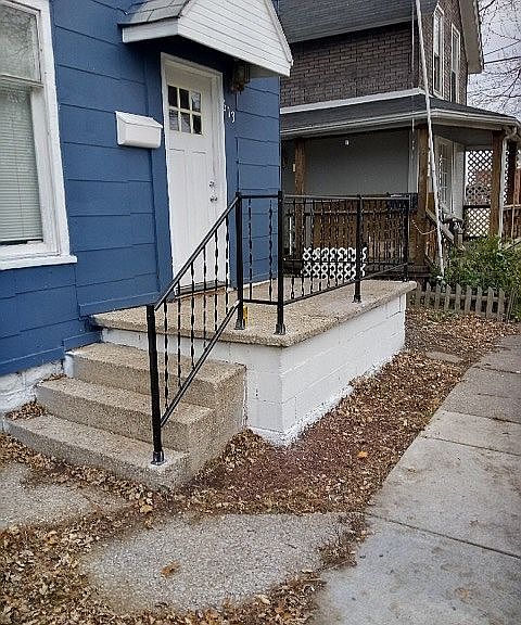 Listing photo 2