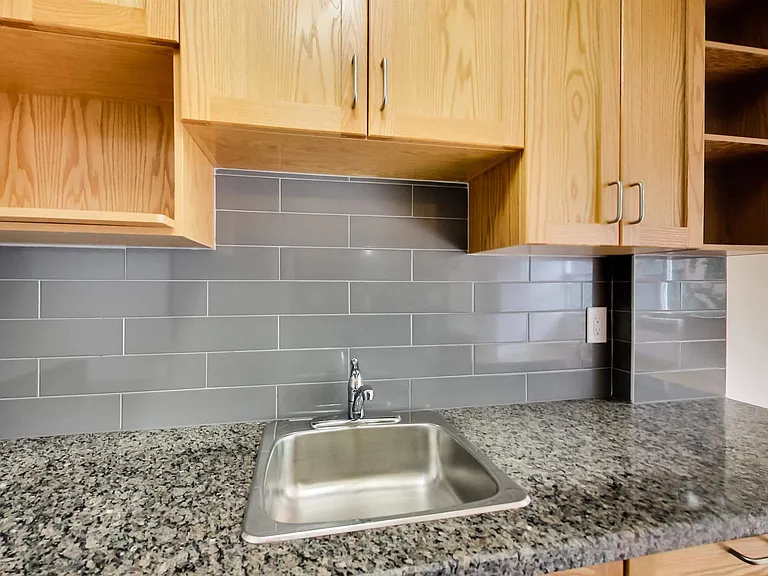 680 Roselawn Ave — Photo 120