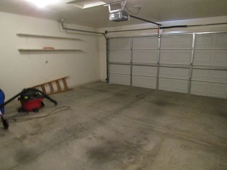 1212 Serinna Ct — Photo 4
