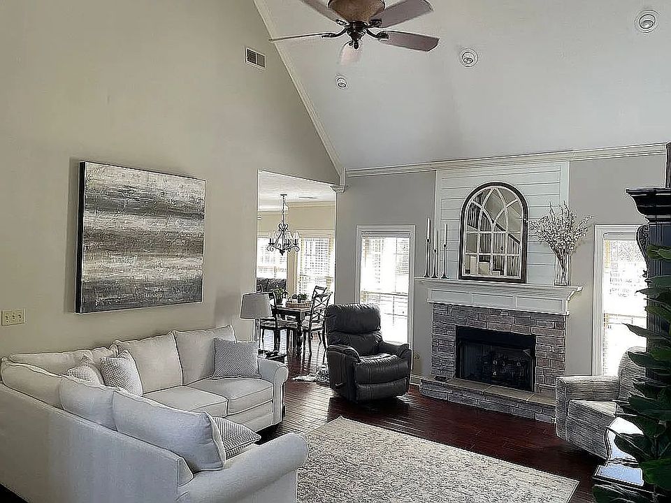 2nd image of 113 Flagstone Dr