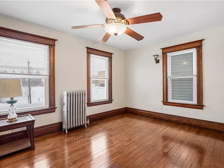 37 Niagara St — Photo 18