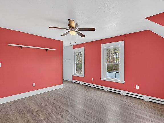 4th image of 37 W Myrtle St APT B