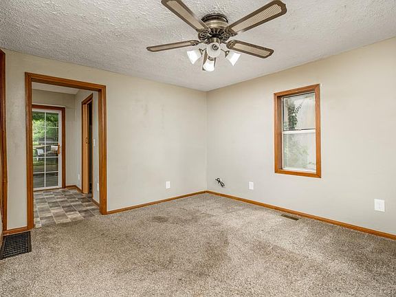 4th image of 356 Van Buren Ave