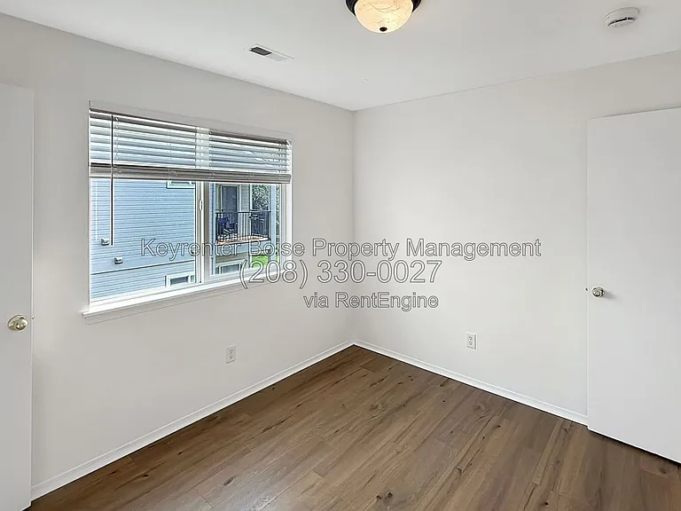 2111 E White Oak Ct #201 — Photo 16
