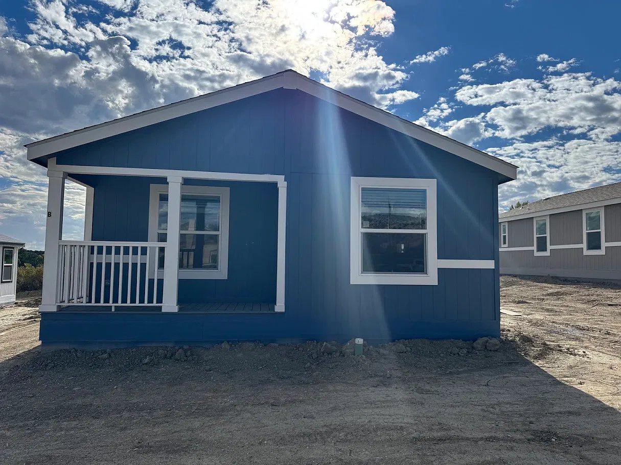 3 bed, 1230 sqft, $1,700 — Photo 1