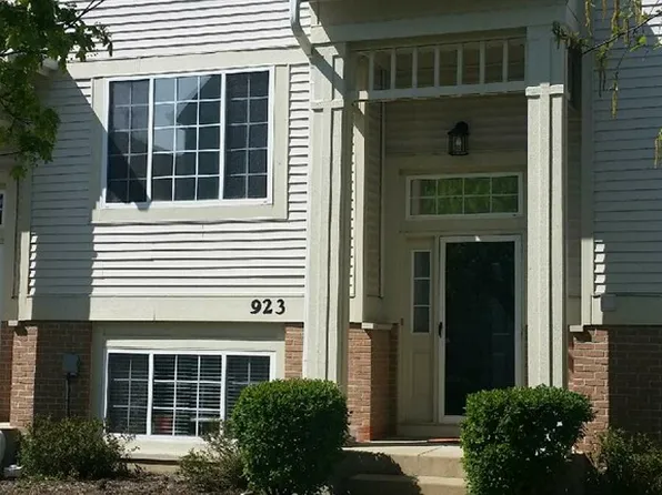 923 Pheasant Trl, Saint Charles, IL 60174