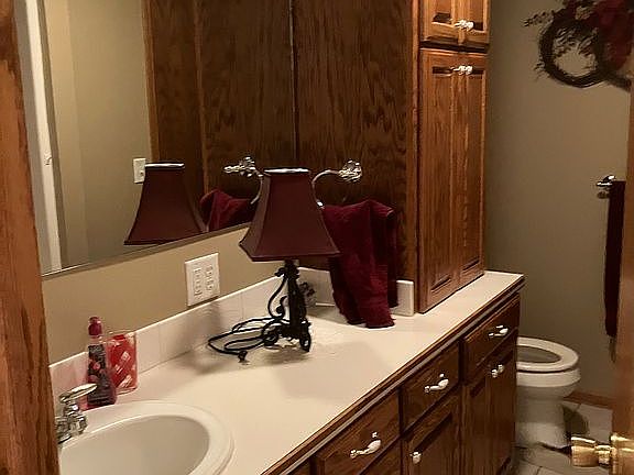 Basement full bath 