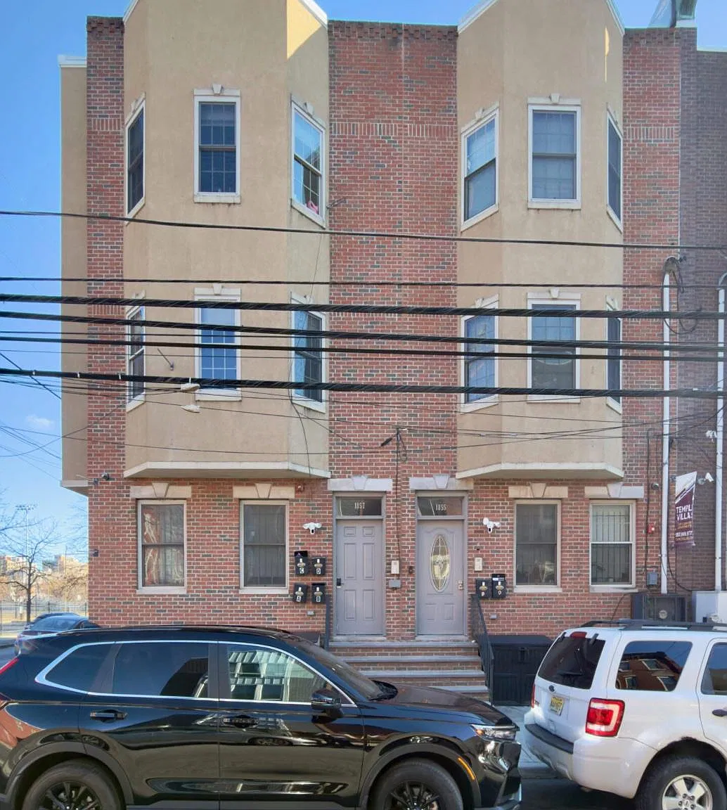 4 bed, 4.5 bath, 3595 sqft, $3,200 — Photo 1