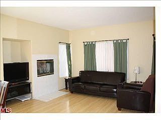 3rd image of 17726 Kinzie St Unit 27