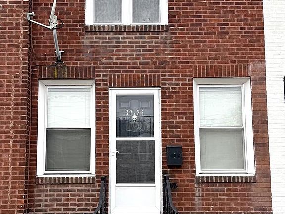 2nd image of 3726 Richmond St