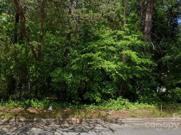453 17th Ave NE, Hickory, NC 28601