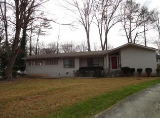 895 Fountainhead Ct, Stone Mountain, GA 30083