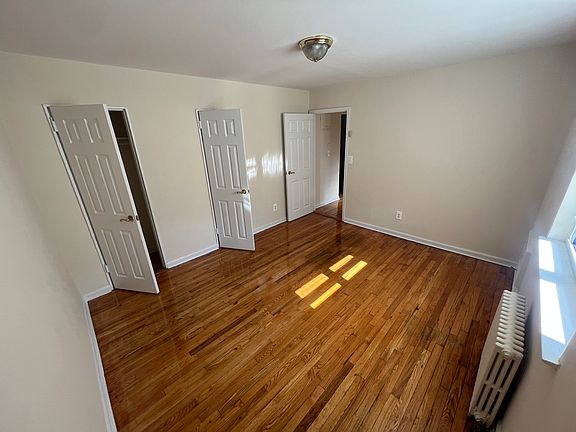 4th image of 6907 222nd St Floor 1
