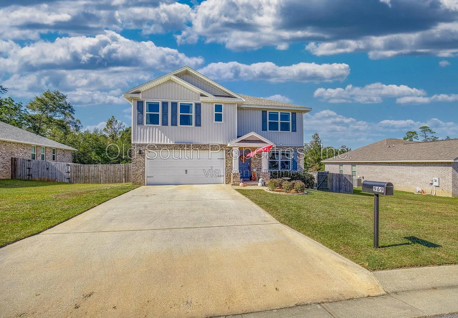 5 bed, 3.0 bath, 2556 sqft, $2,225 — Photo 1