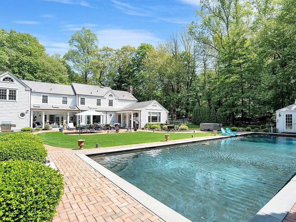 21 The Glen, Locust Valley, NY 11560 | Zillow