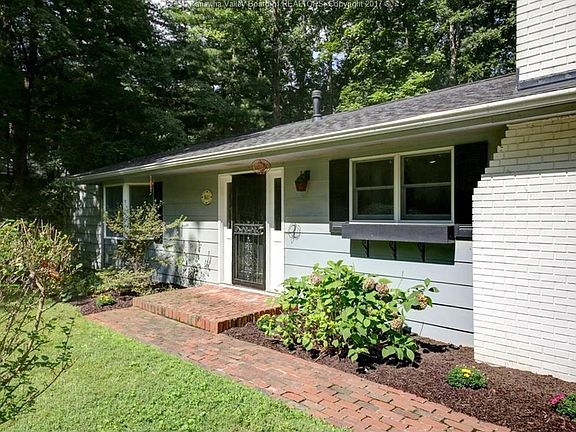 2nd image of 1643 Woodvale Dr