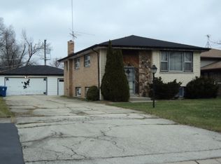 7716 W 83rd St, Bridgeview, IL 60455