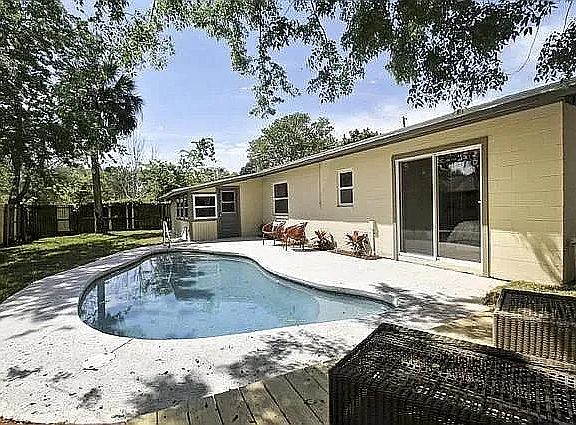 3rd image of 55 Saratoga Cir S