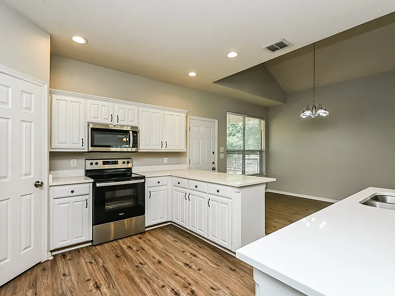 10416 Trevino Ln — Photo 9