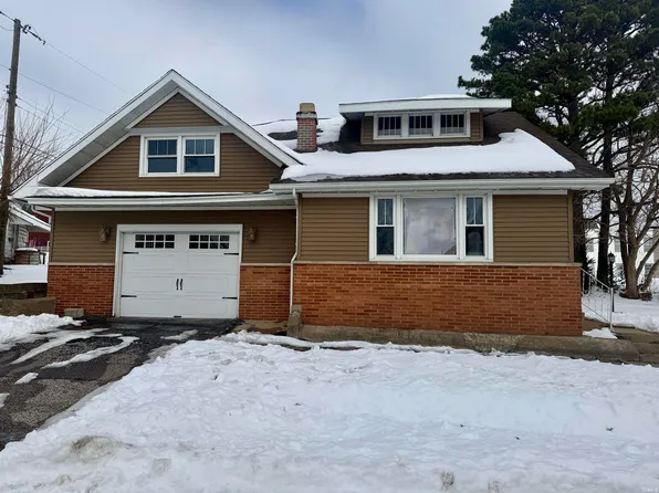 219 W Washington St, Oakland City, IN 47660