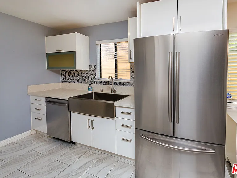 5848 Hazeltine Ave #10 — Photo 6
