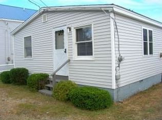 12 Bruce St, Hampton, NH 03842