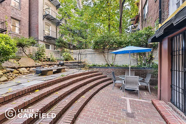 Sold by Leslie J. Garfield | media 10