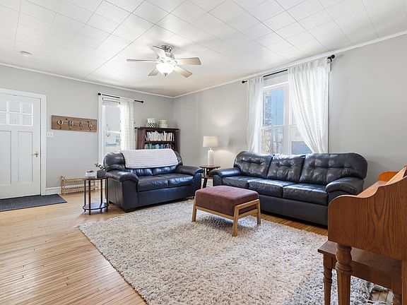 3rd image of 511 4th St